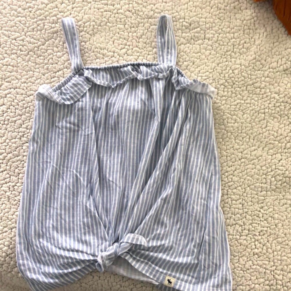 Super cute top.